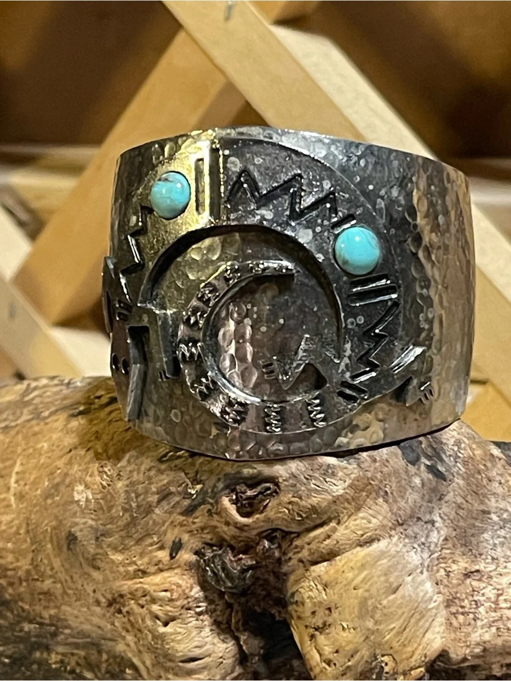 50g Handcrafted Southwest- Style Gecko Motif Wide Cuff Bracelet